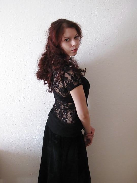 Cutie redhead Lea adult photos