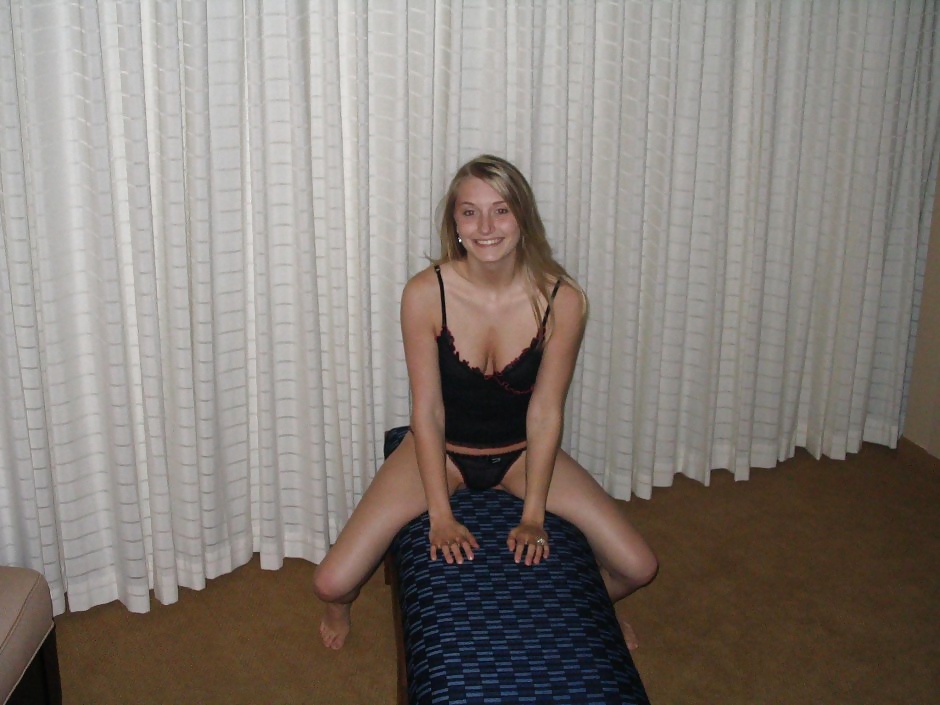 Lika a girlfriend.... adult photos