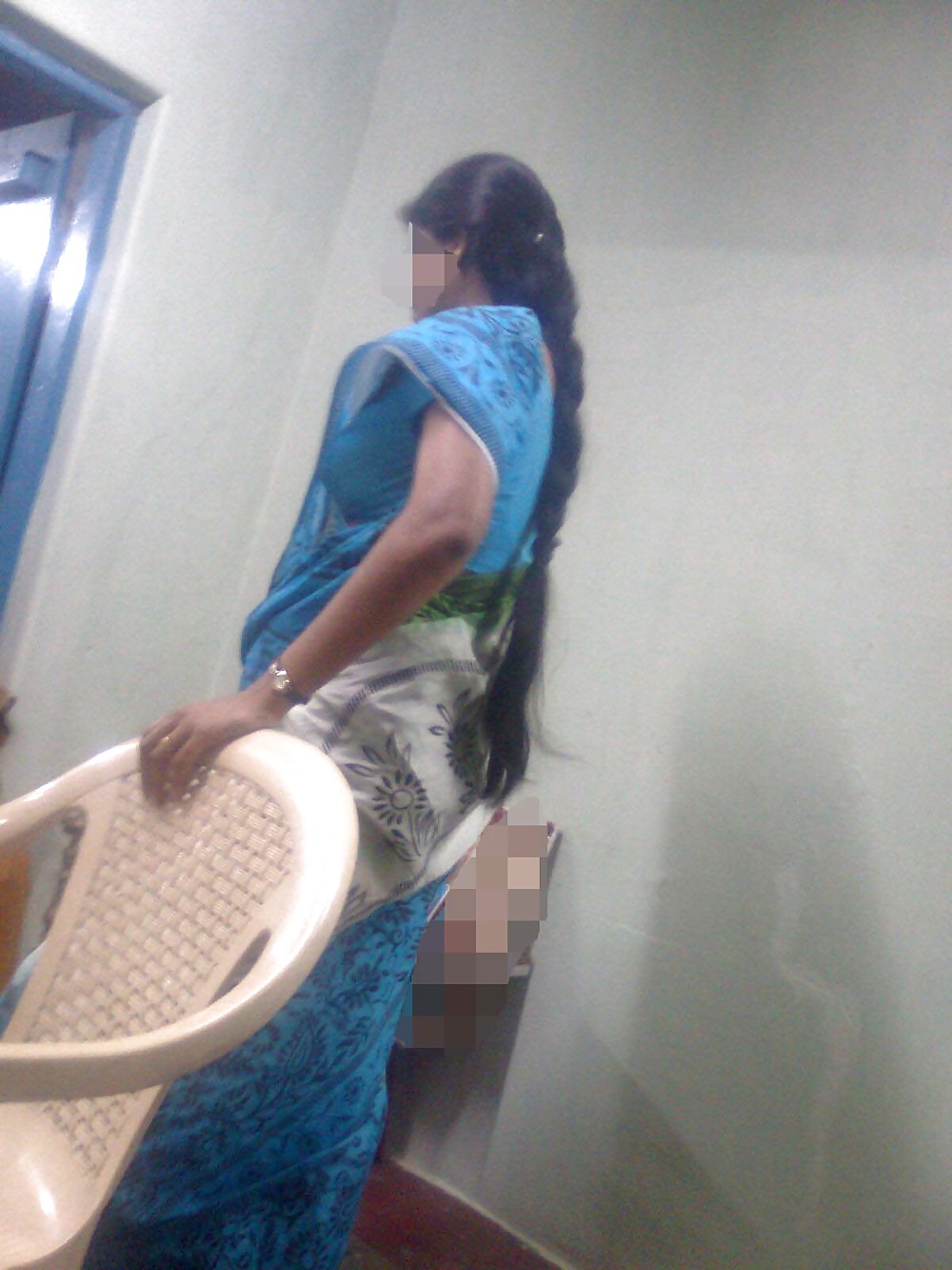 neighbour shows hott adult photos
