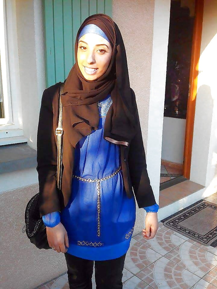 Bonnes beurettes en hijab 2 adult photos