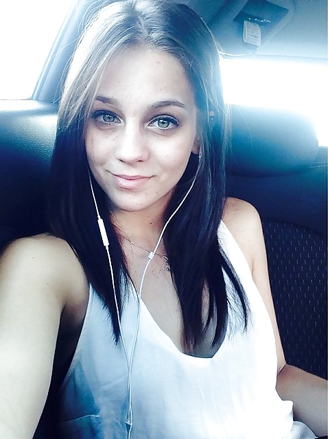 Noemi adult photos