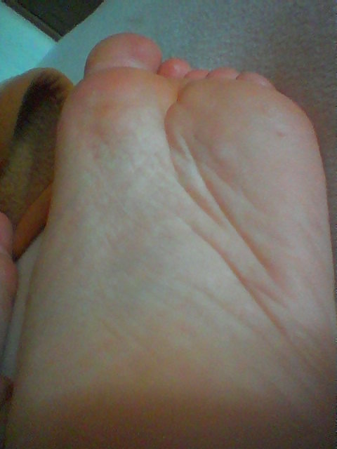 Lara 's Feet - Foot models nipples pale flexible toes soles adult photos