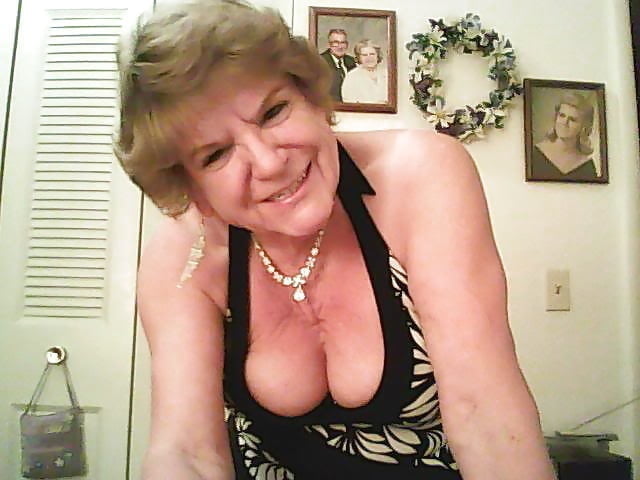 Yummy Mature Favs 22 - 70 Photos 