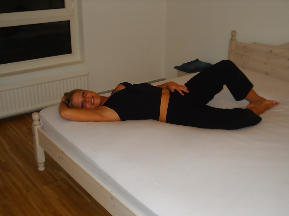 Pretty Amateur Teen Heidi adult photos