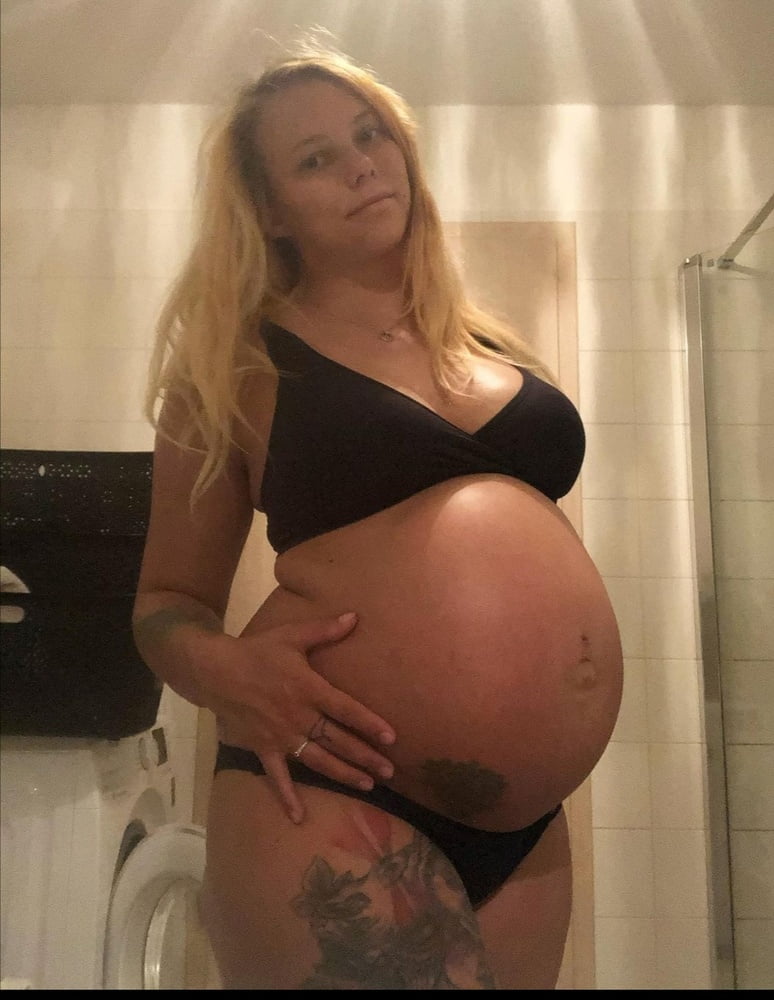 Pregnant - 6 Photos 