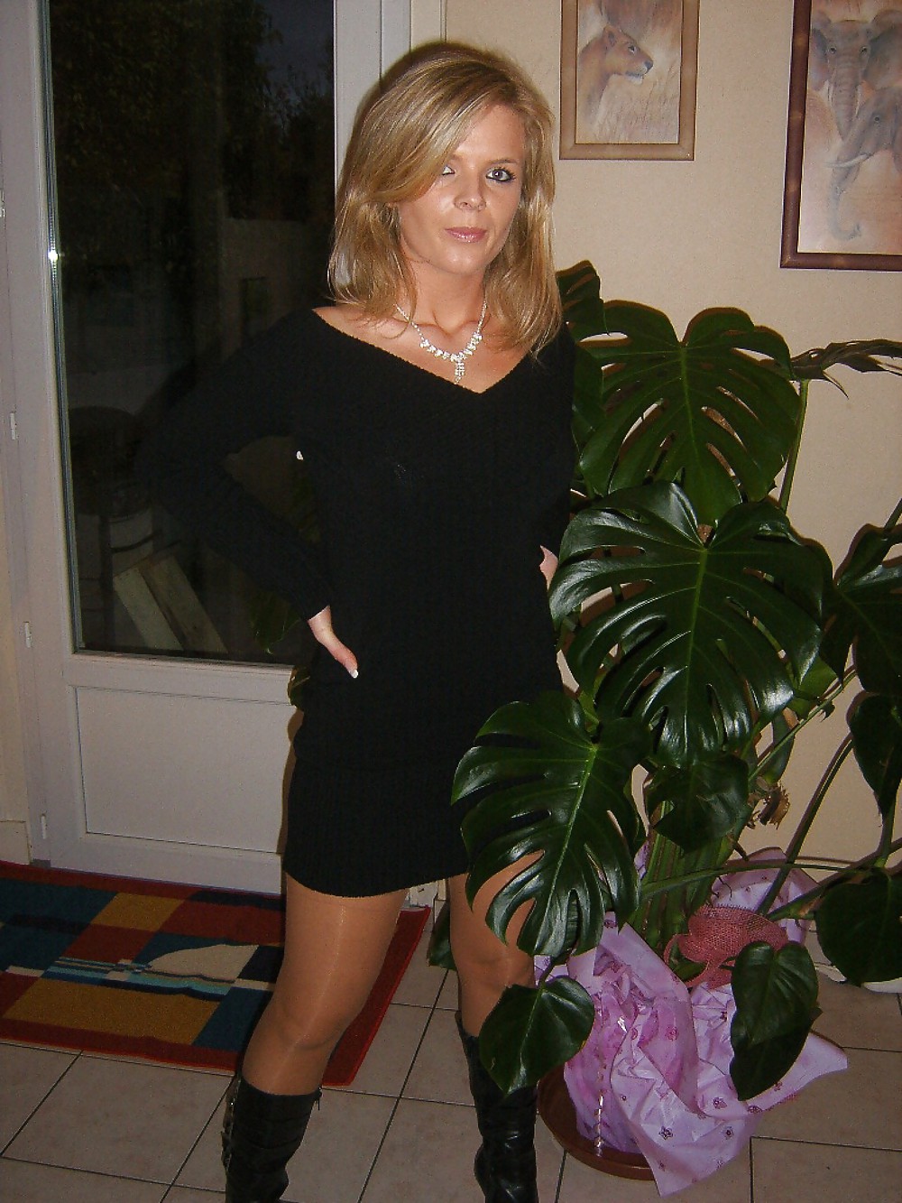 HORNY MILF VI adult photos