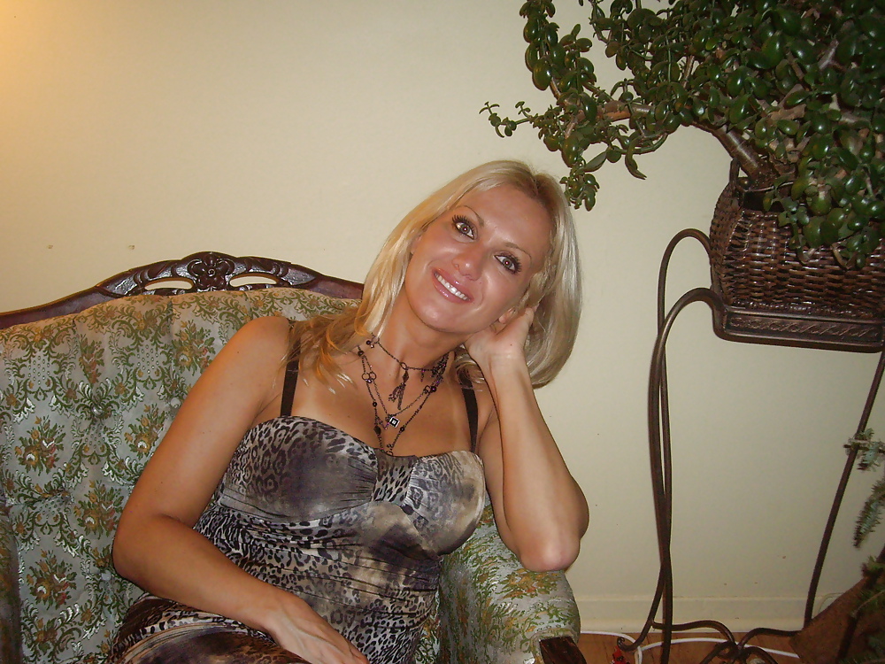 Awsome Milf i know adult photos