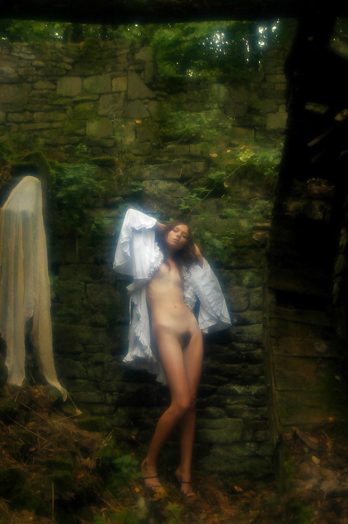 Erotic Nude Girl N25 adult photos