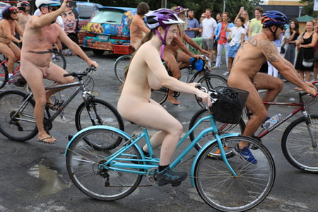 Nude Bike Ride Japan - Big Tits Smiling Girl Byron Bay World Naked Bike Ride (wnbr) - 28 Pics |  xHamster