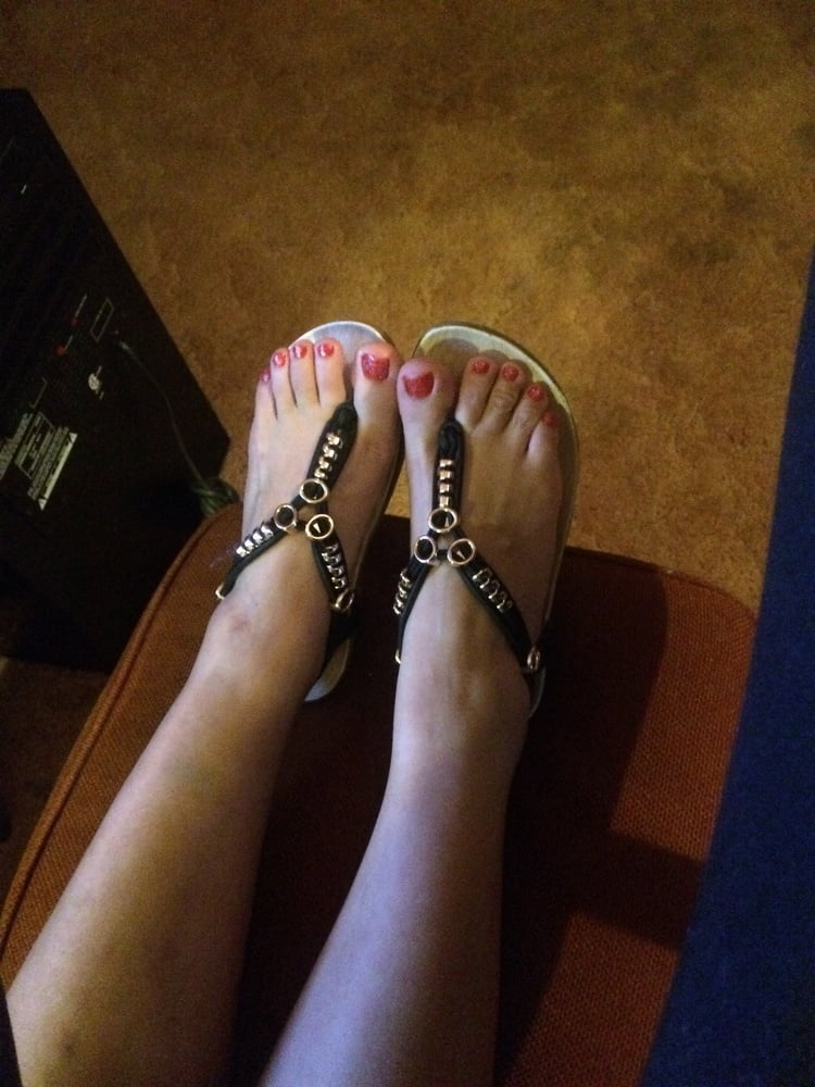 Girlfriend sexy feet - 87 Pics 