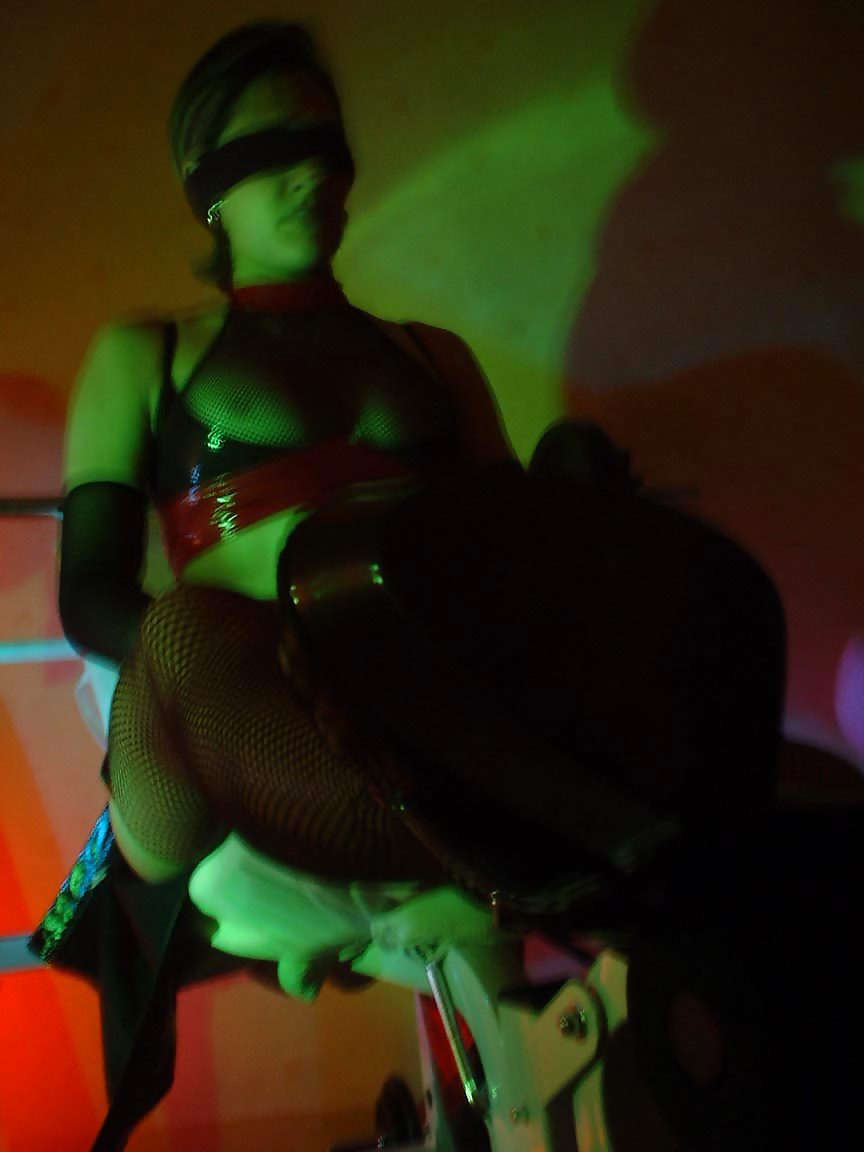 ARABIAN WIFE adult photos