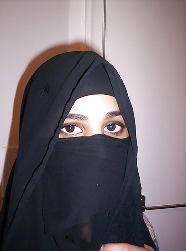 Hijab and Nikab Girls adult photos