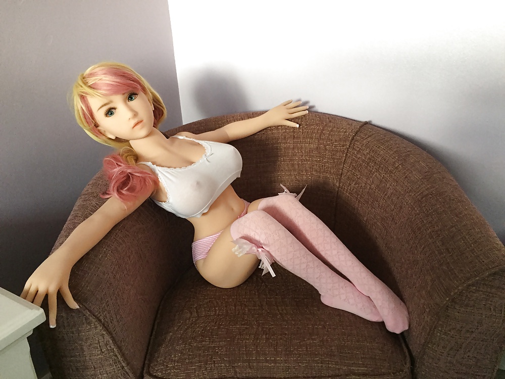 Amy in Pink adult photos