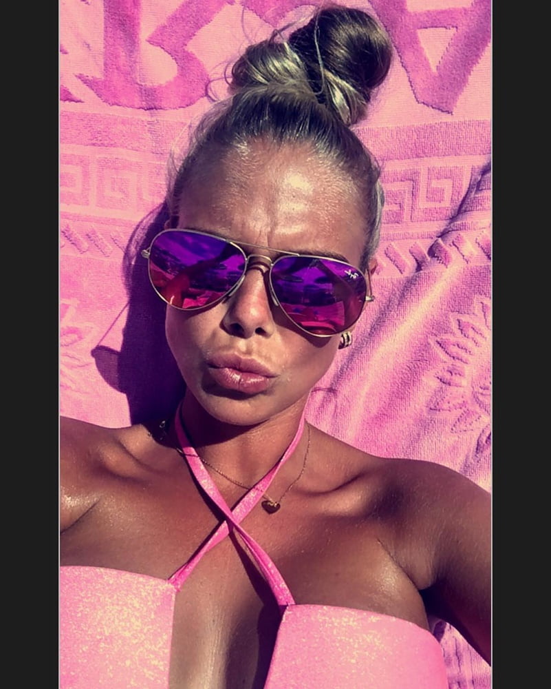Dutch instagram slut Amber adult photos