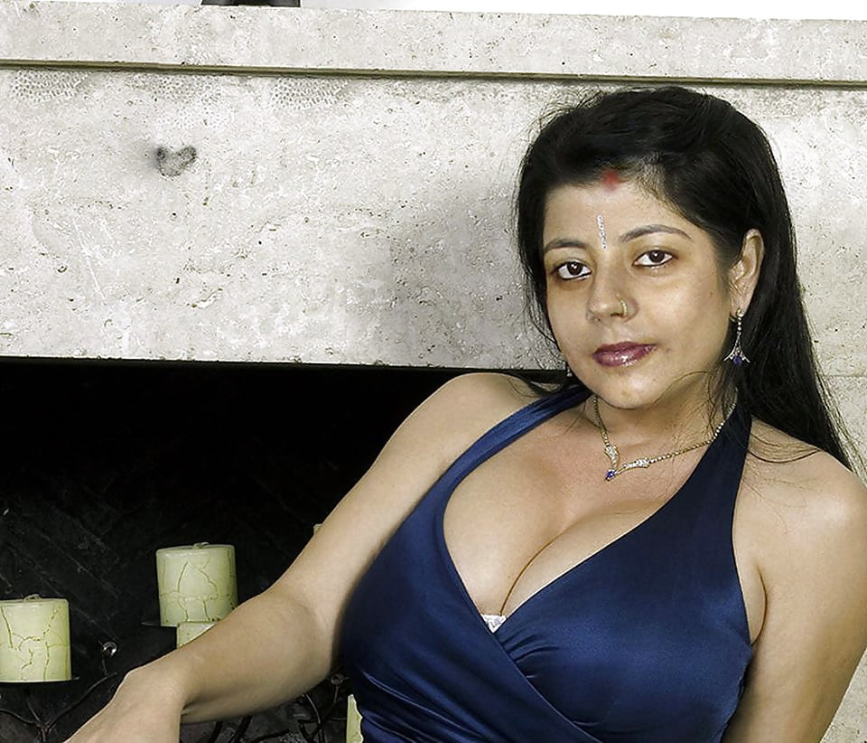 Indian MILF adult photos