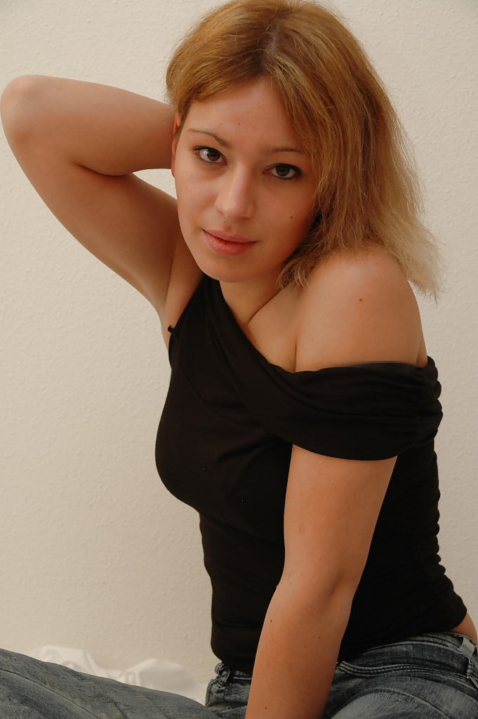 Nina-Hot adult photos