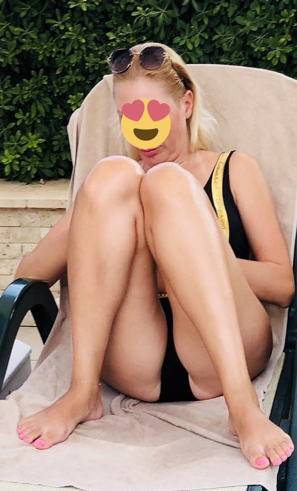  Turkish MILFS Mom Blonde Beautiful Summer 2020 - 4 Photos 