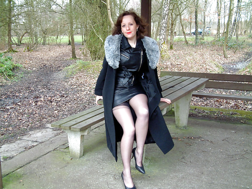 hotlegs-lady stephanie 23 adult photos