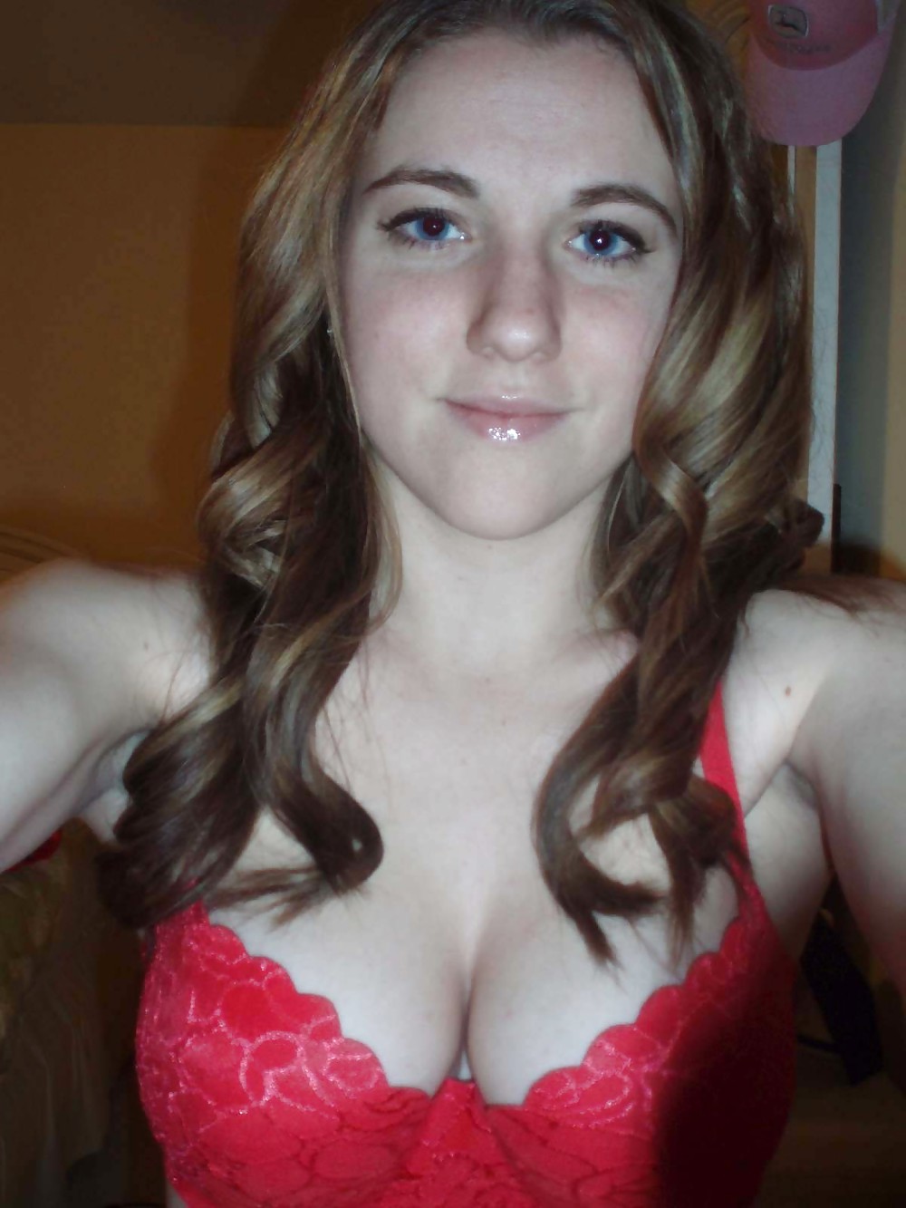 ItzlilBubbles From Saporno.com adult photos