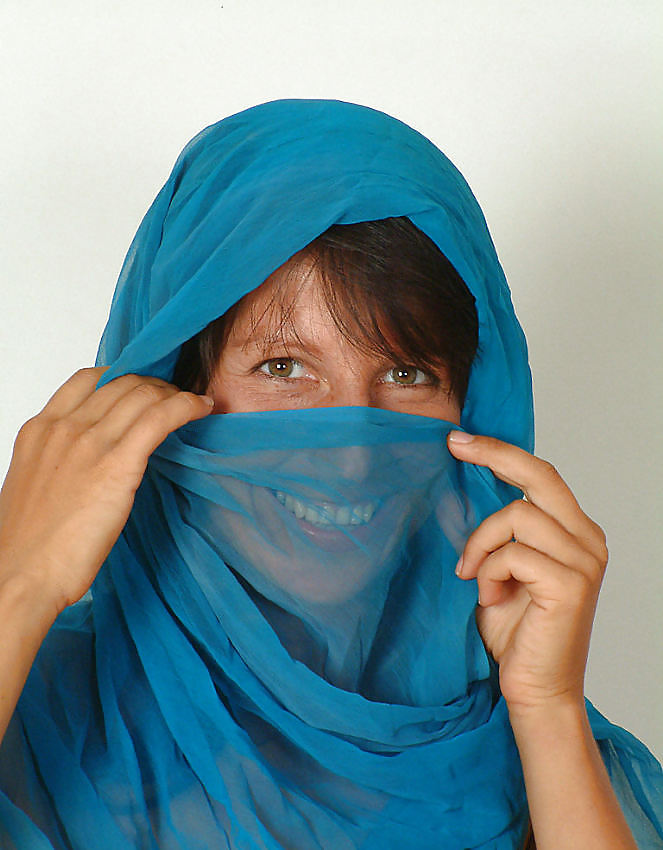 BEAUTYFUL MILF C5M adult photos