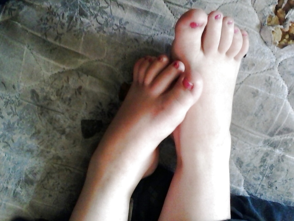 Big MILF with nice feet adult photos