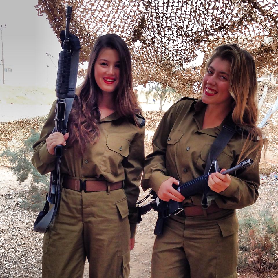 Busty Israeli girl adult photos