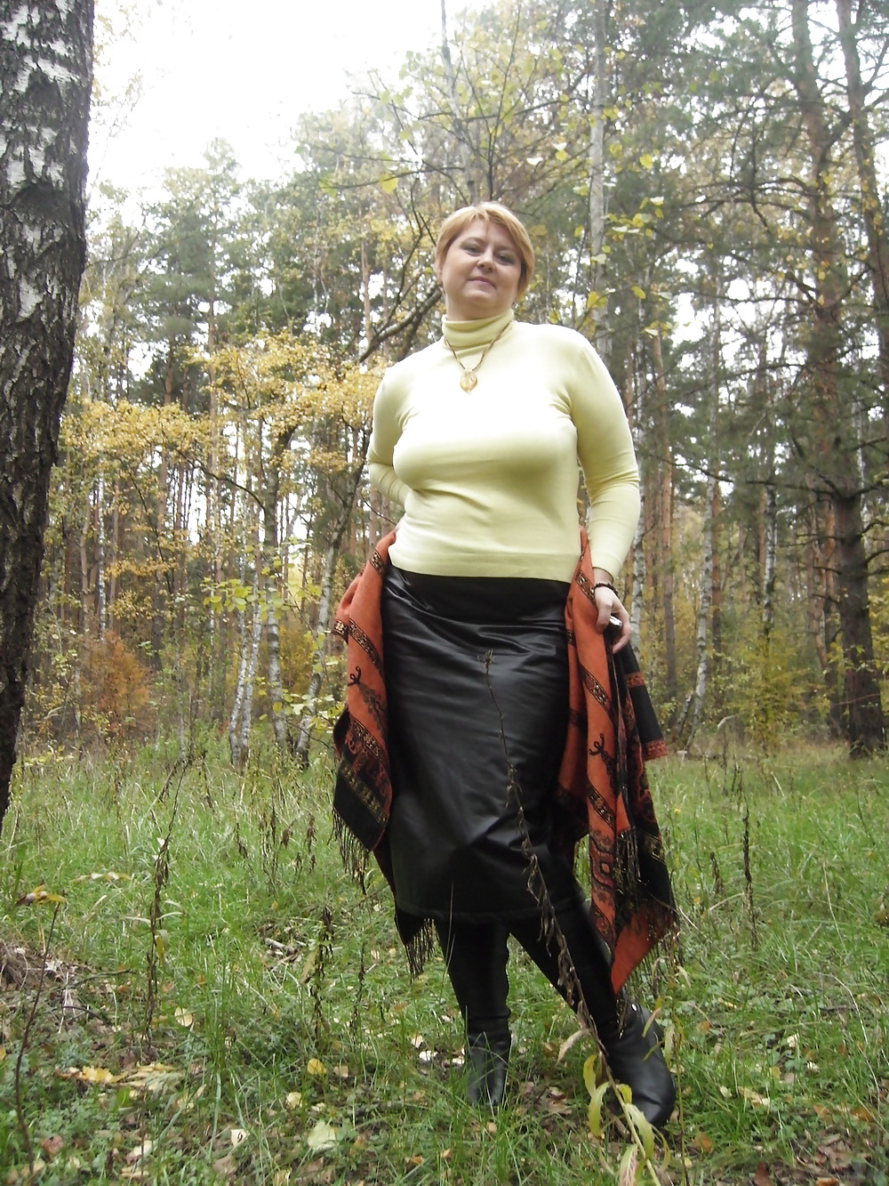 Anna exposed in the forest adult photos