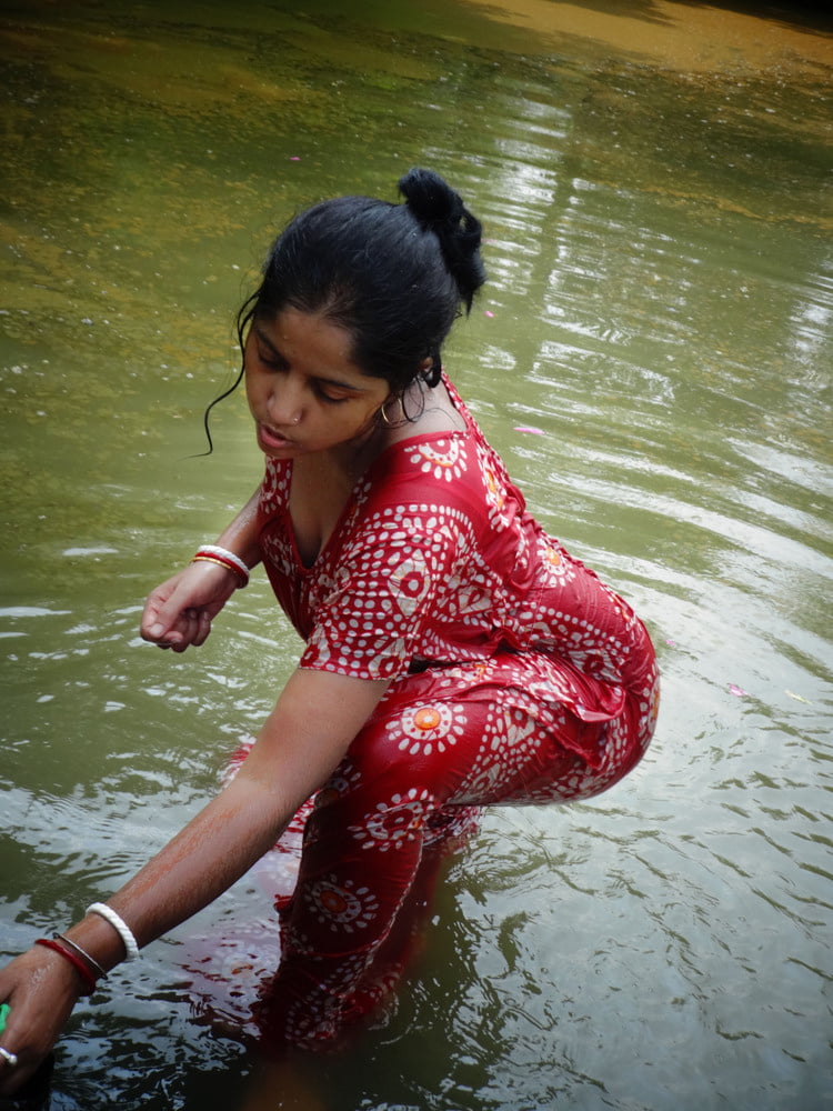 Water Indian Milf | Niche Top Mature