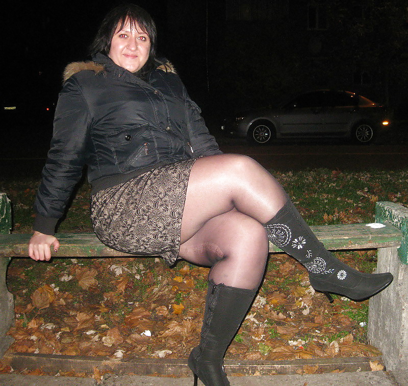 Full thighs in the mini 76 adult photos
