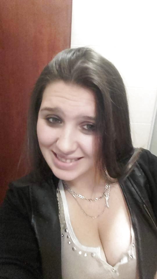 Zeljana drolja mala adult photos