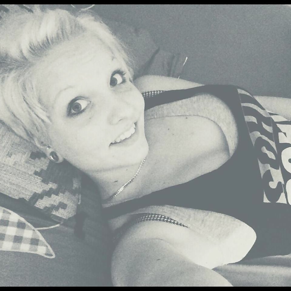 Facebook Girl II adult photos