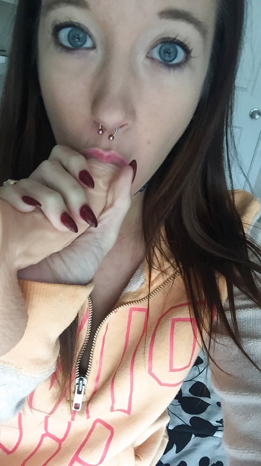 Horny Teen Slut aka Sparklesmeow Selfies adult photos