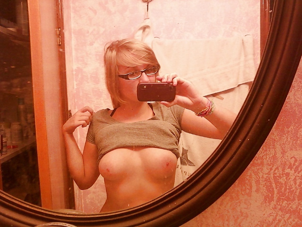 Tight Teen Pussy: Self Shot Hotties 38 adult photos