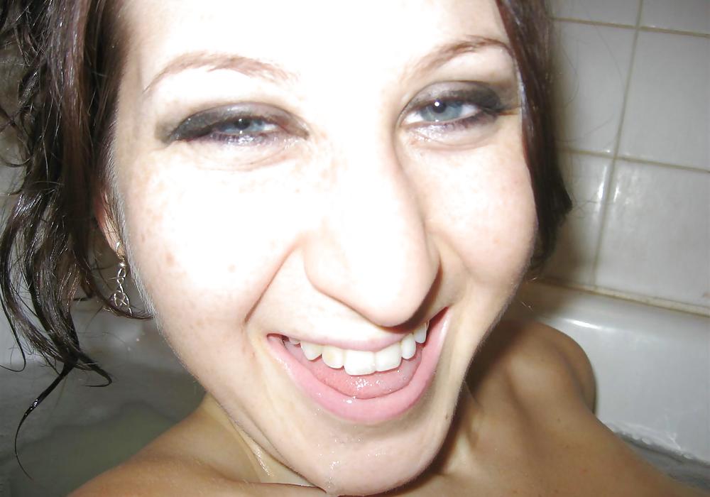 SEXY BATHTUBE TEEN adult photos