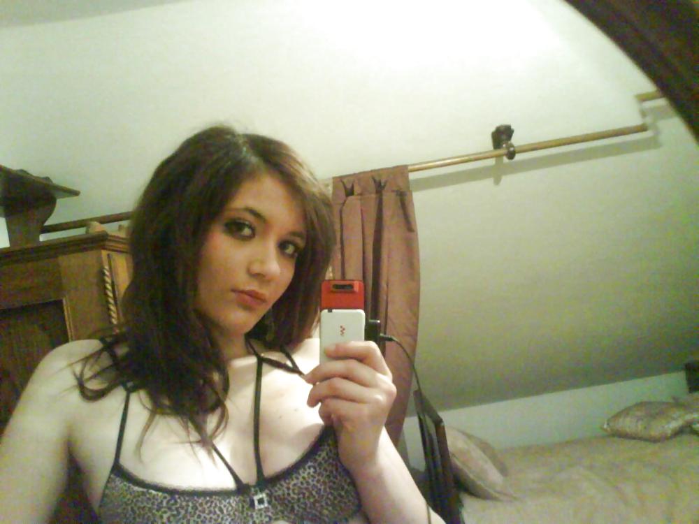 Hot And Busty Brunette Teen Amateur Gallery adult photos