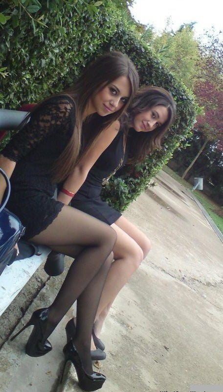 Random Sexy Young Teens adult photos