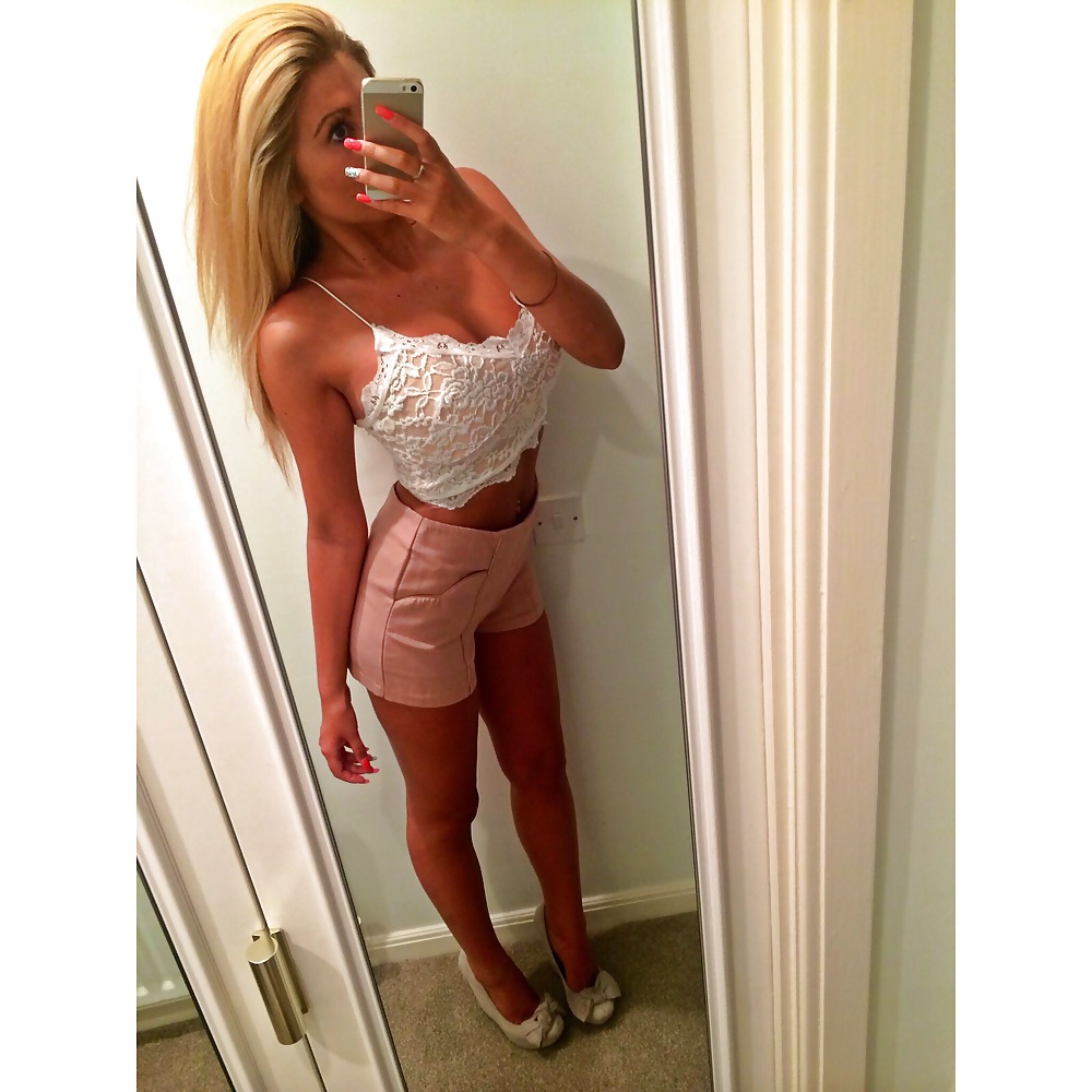UK Facebook Sluts vol 28 - Emma adult photos