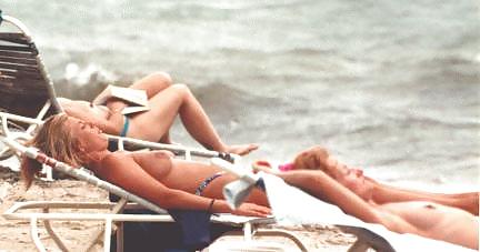 Topless Girls! adult photos