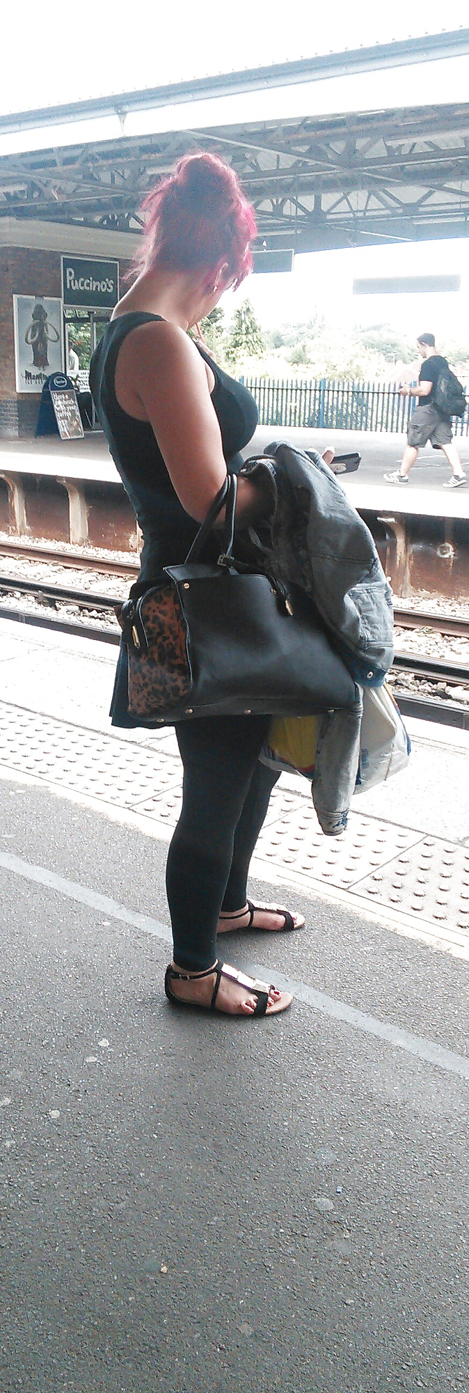 Londonperv's Candids 2014 - At the Station vol 4 adult photos