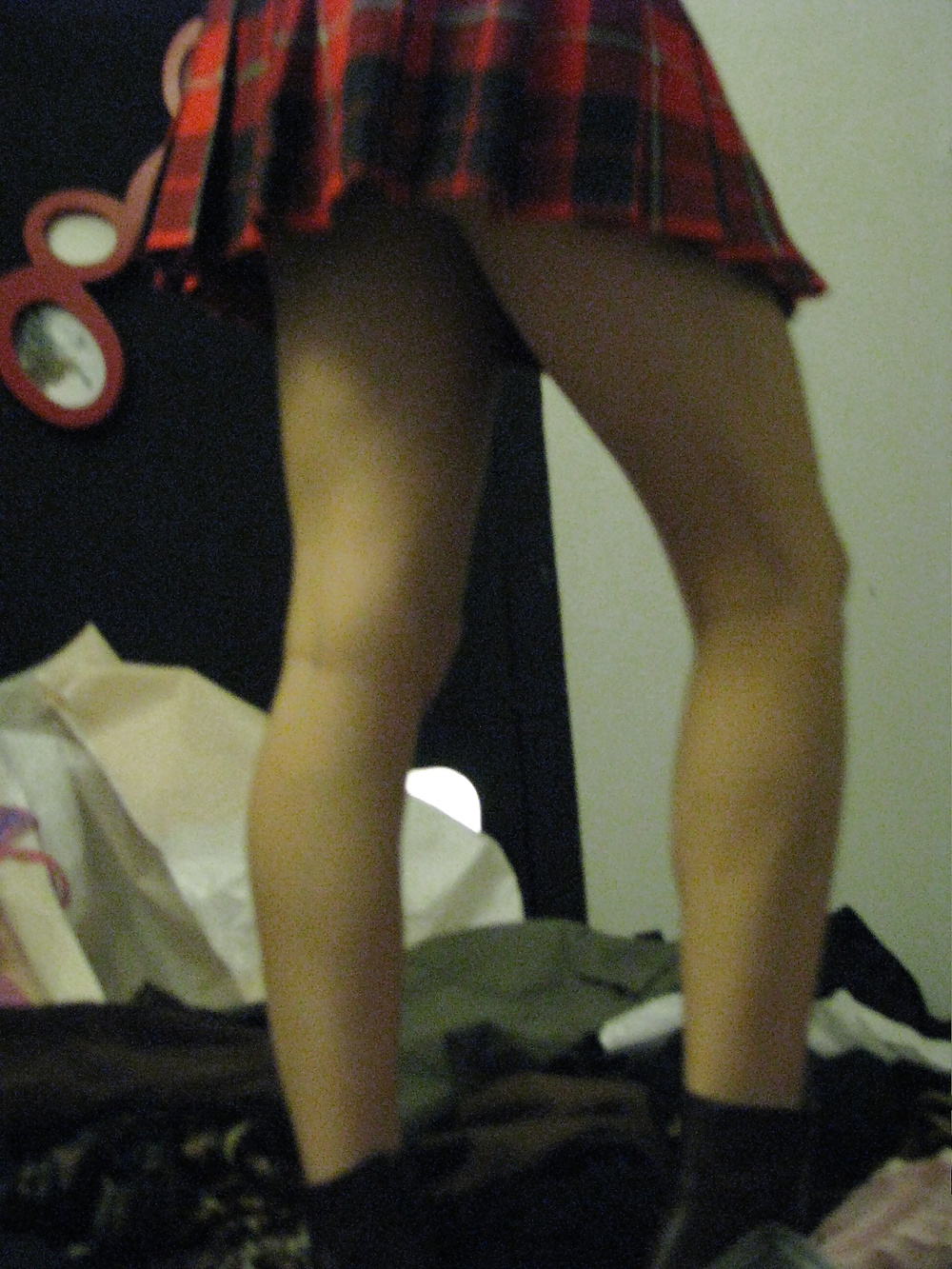 Pour Philcand2 en mini kilt upskirt adult photos