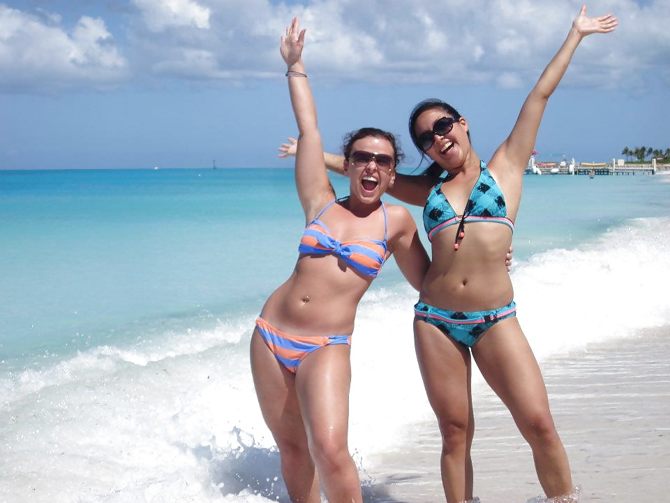 bellas 2 adult photos