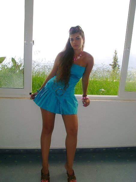 Horny Turkish Girl adult photos