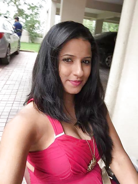 INDIAN GIRLS adult photos