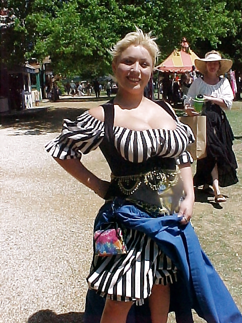 Faire Wenches adult photos