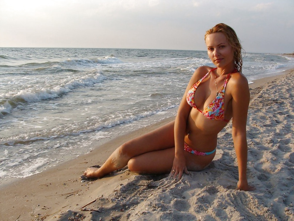 Наталья Егорова в купальнике: воплощение женской красоты и привлекательности на пляже