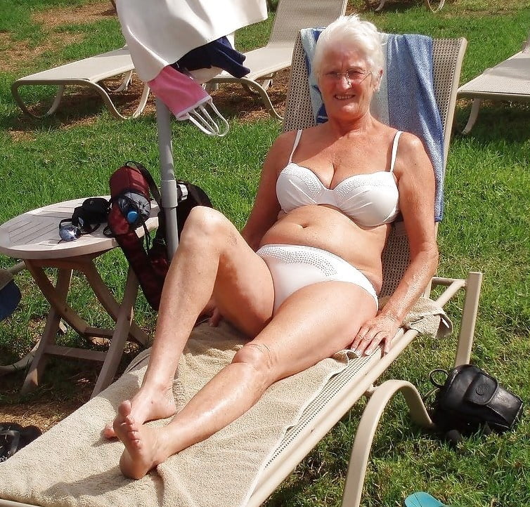Sexy Senior Women Randy.