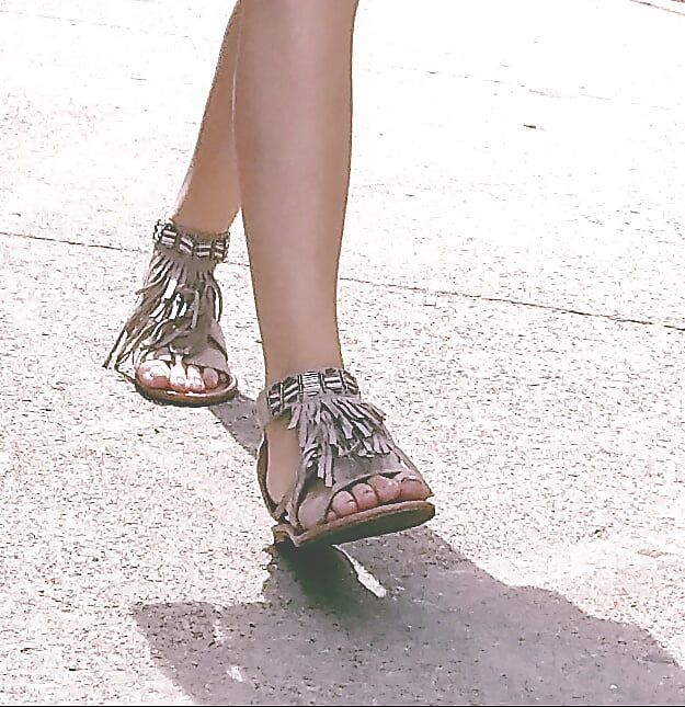 Petite Tenny goddess adult photos