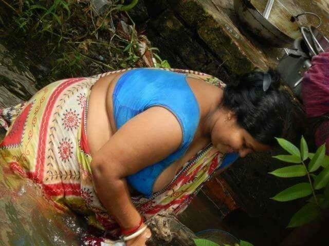 Desi aunty taking a bath porntube.