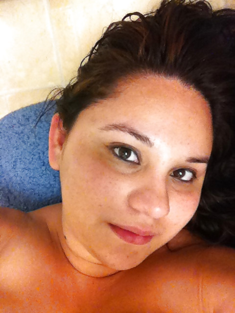 SmutDates Username 'KarinaR69' adult photos