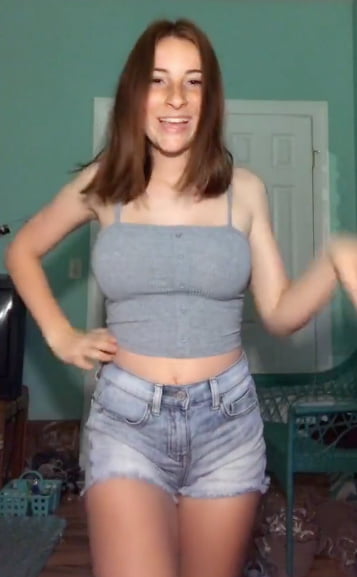 Busty Teen photo #325108797